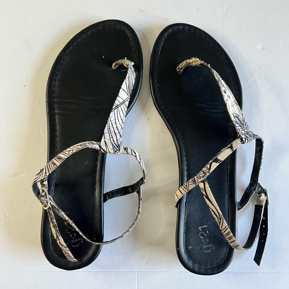 g:21 Black & White Strappy Flat Sandals - Size 8